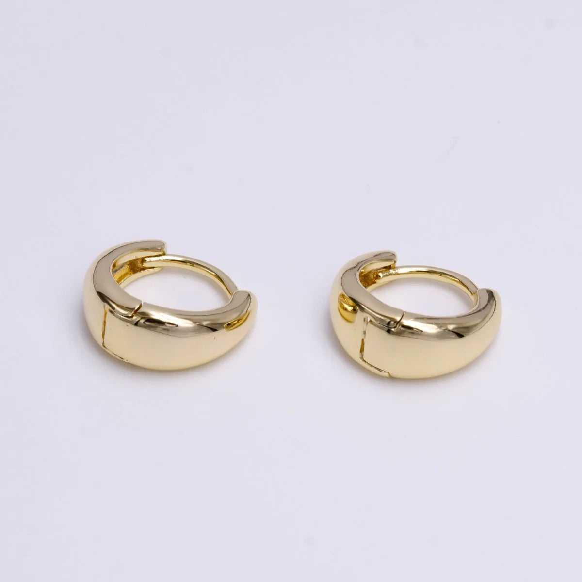 Extra Small Tapered Huggie - GF