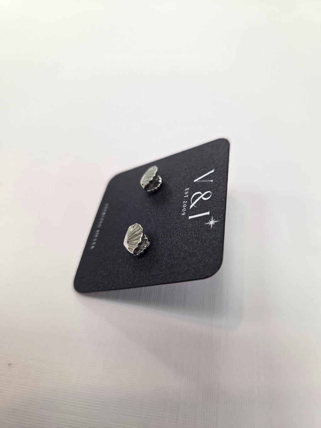 Open Shell Stud- S