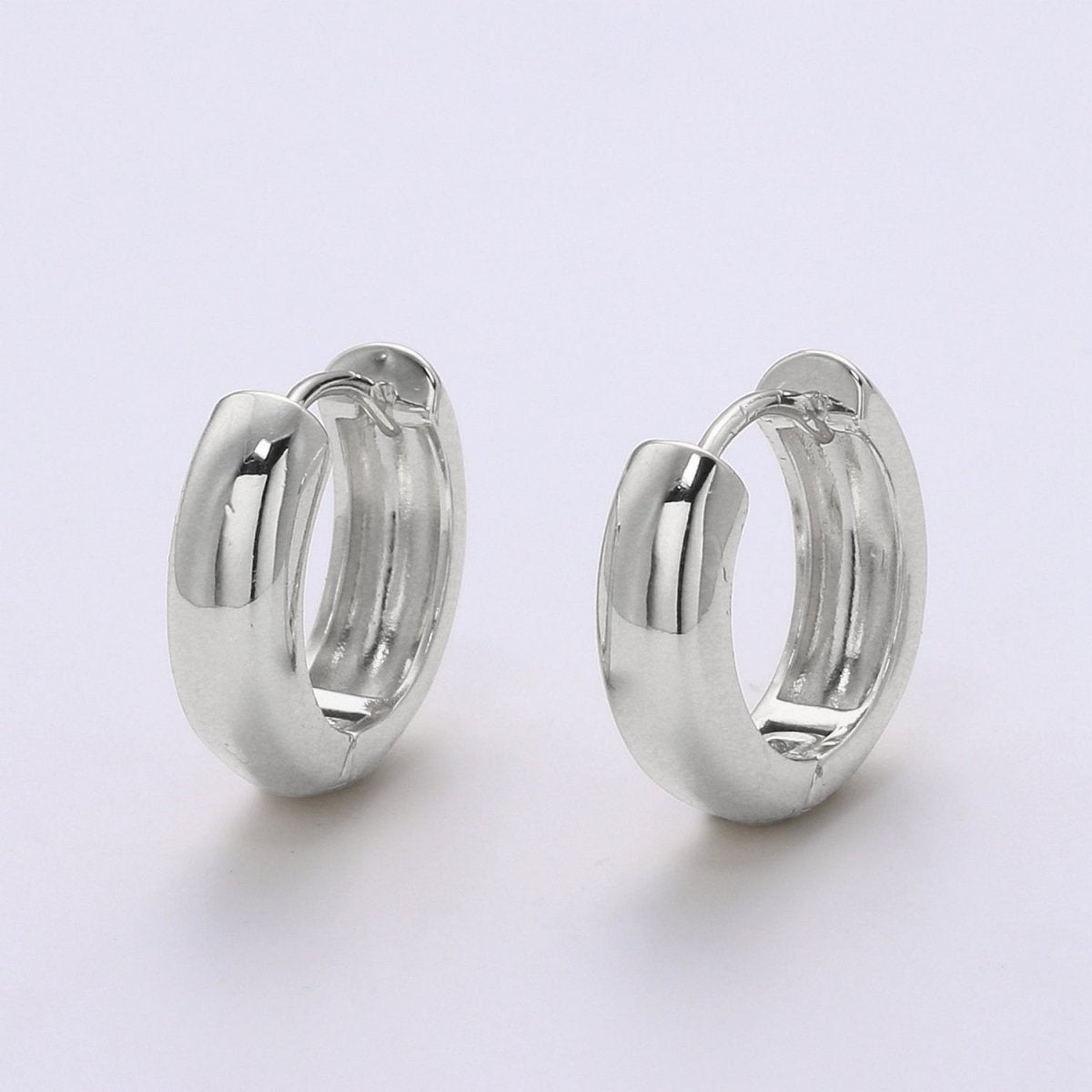 18mm Huggie Earring - Silver
