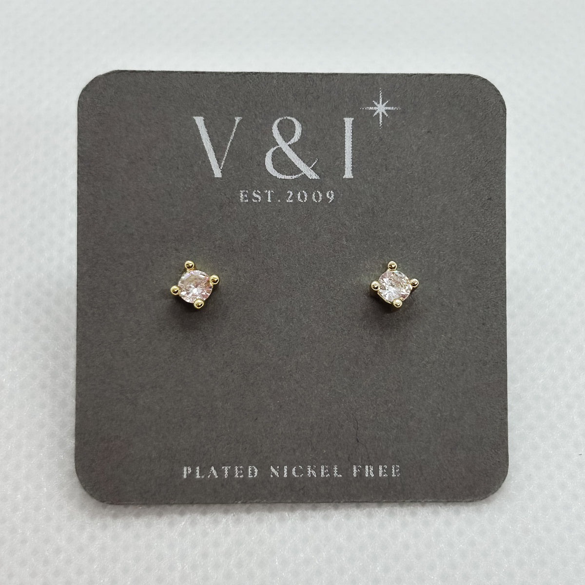 Medium Solitare CZ Stud- G