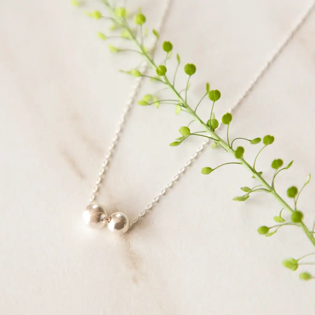 Metal Bauble Necklace - Silver