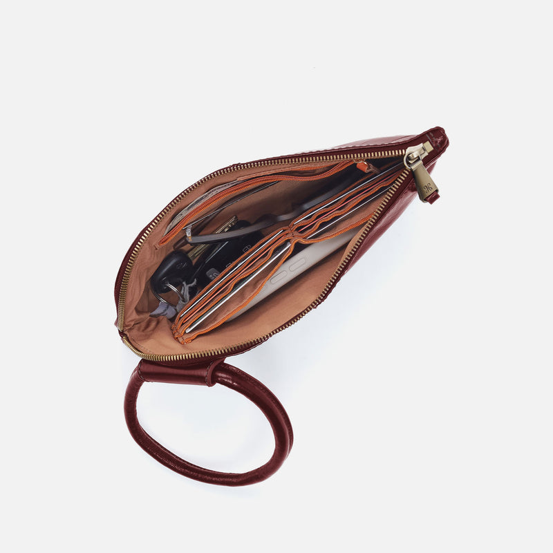 Sable Wristlet- Saddleberry